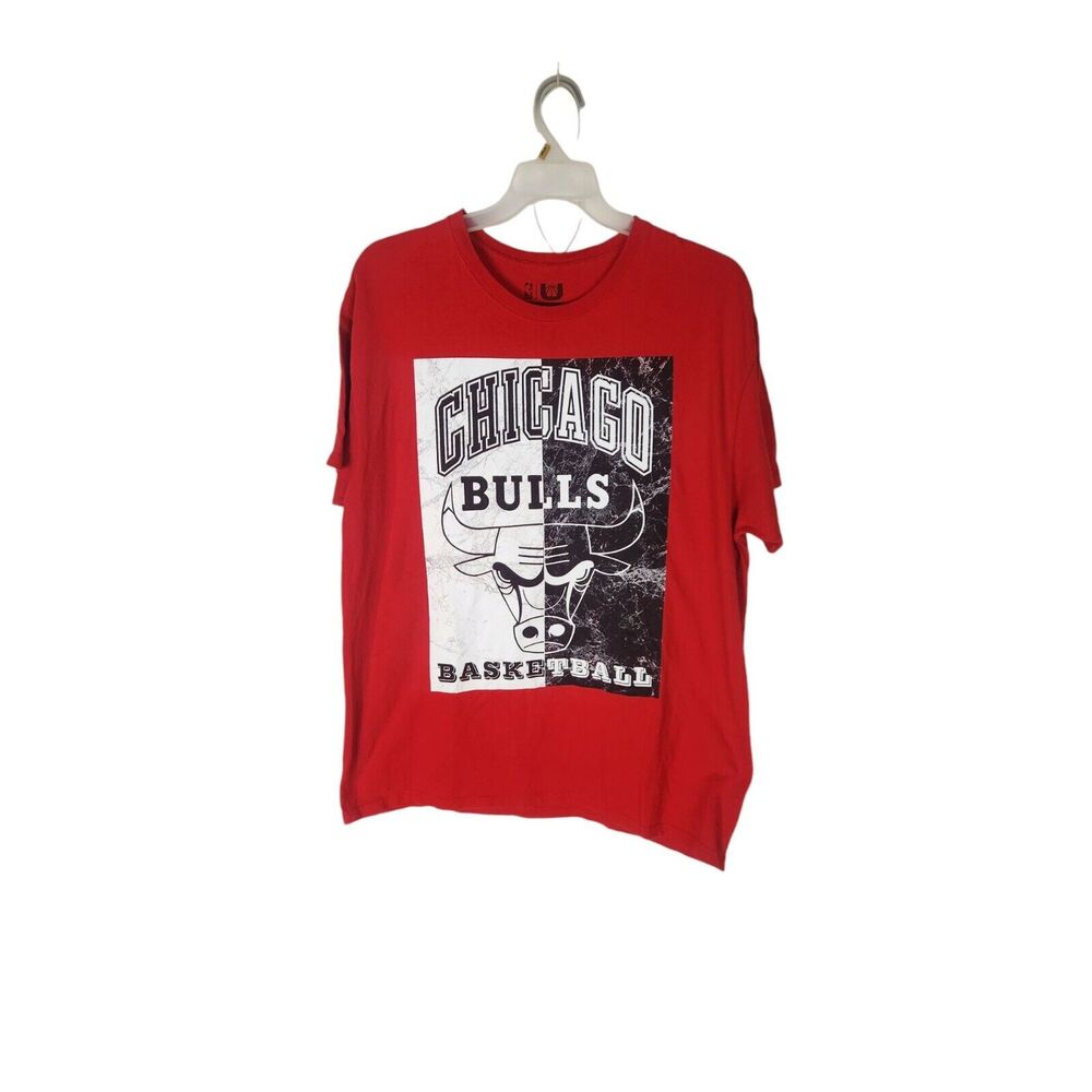 Excellent Condition Chicago Bulls short sleeve T men's XL